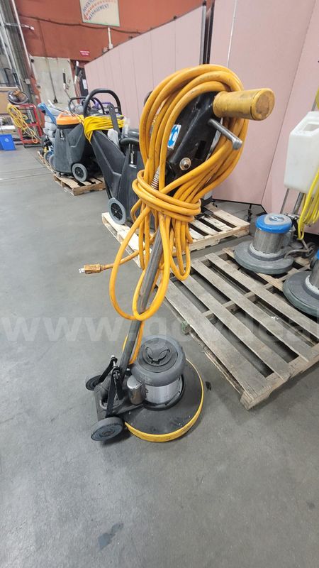 **** TRIPPLE S COMMERCIAL FLOOR POLISHER **** (I)