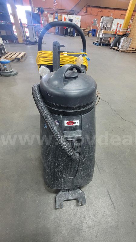 **** VIPER WET DRY VACUUM CLEANER **** (I)