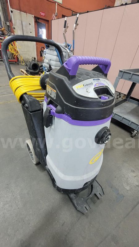 **** PROGUARD WET AND DRY VACUUM **** (I)