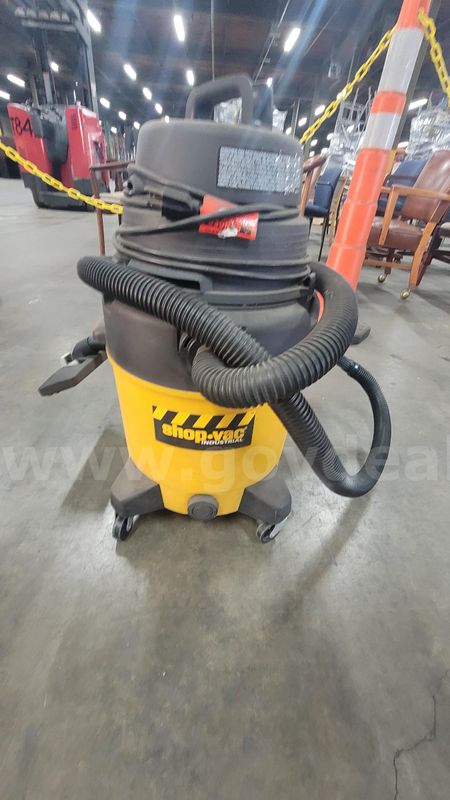**** SHOPVAC INDUSTRIAL WET DRY VACUUM CLEANER **** (I)