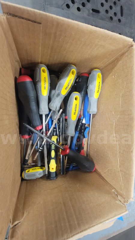 **** ASSORTED HAND TOOLS BY LOT **** (I)