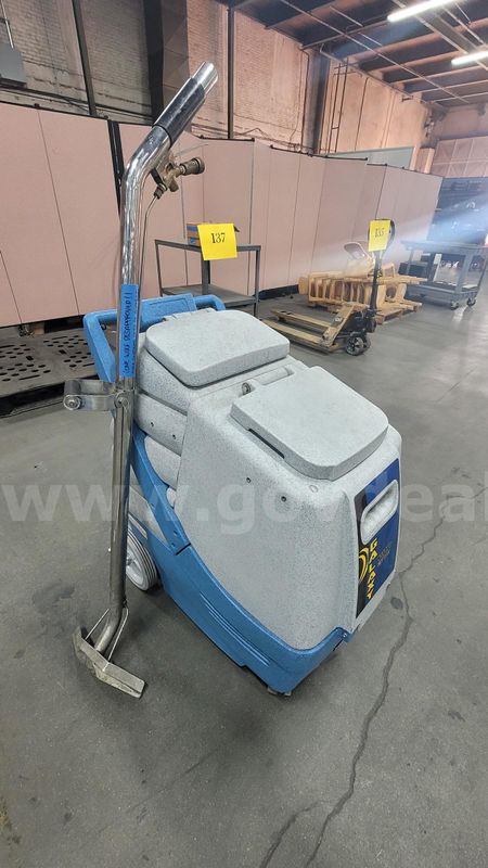 **** GALAXY PRO COMMERCIAL CARPET EXTRACTOR **** (I)