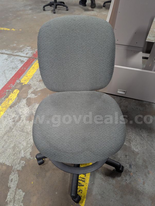 Grey Computer Chair - working gas lift lever