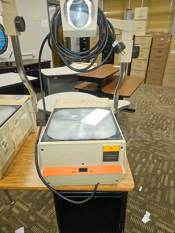 3M Model 413 Open Head Overhead Projector