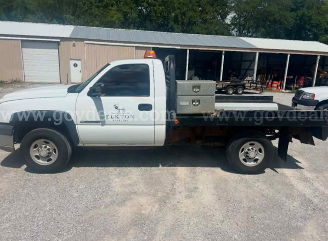 2006 Chevrolet Silverado 2500HD Work Truck 2WD