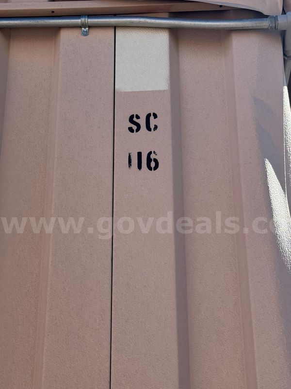 ONE LOT - SINGLE PORTABLE CLASSROOM BUILDING