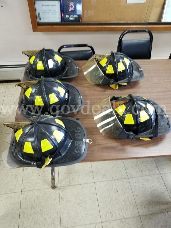 5 Cairns Black Helmets