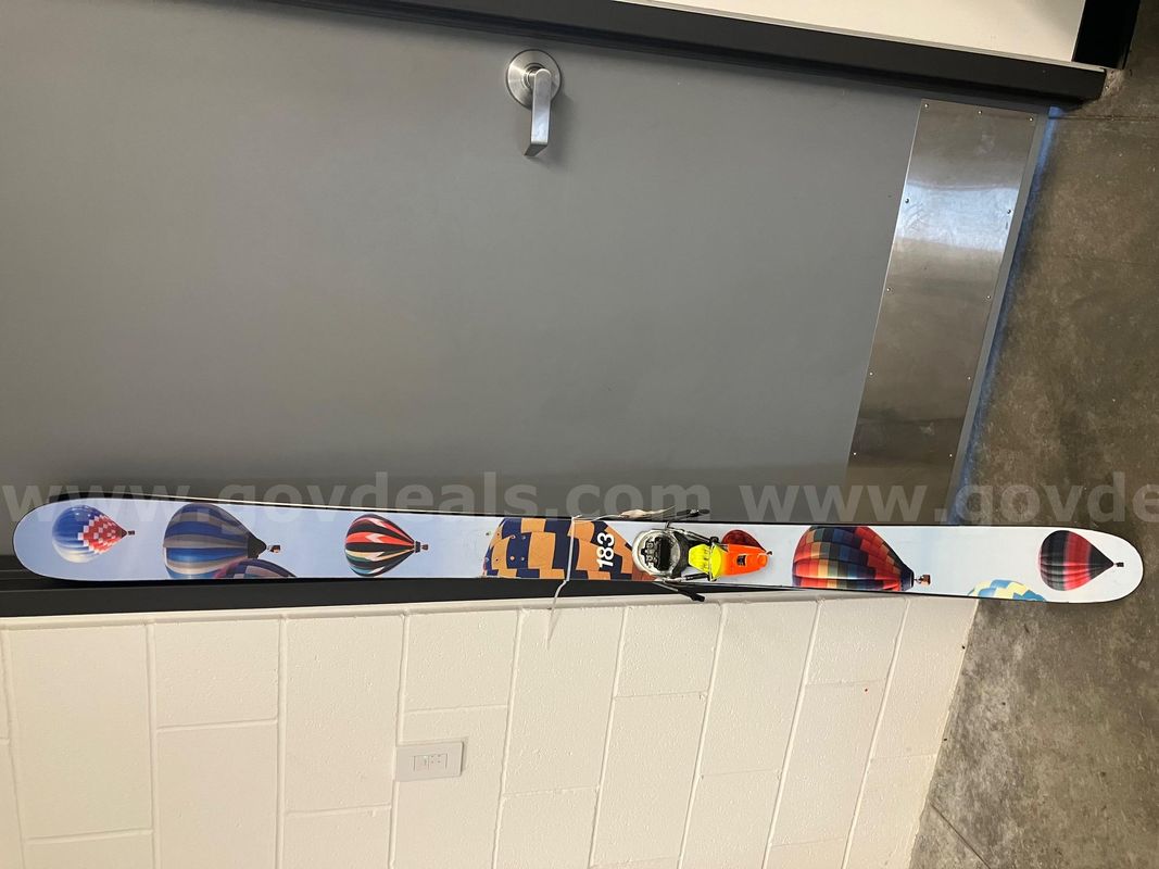 Skis