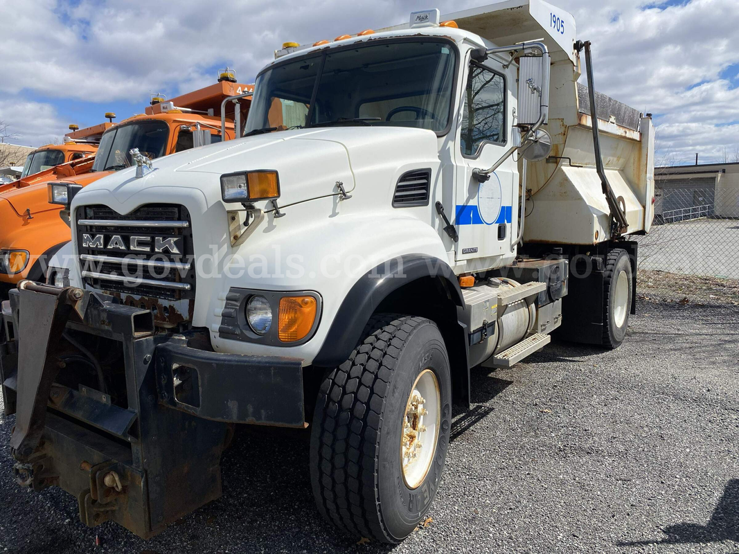 2007 Mack CV712