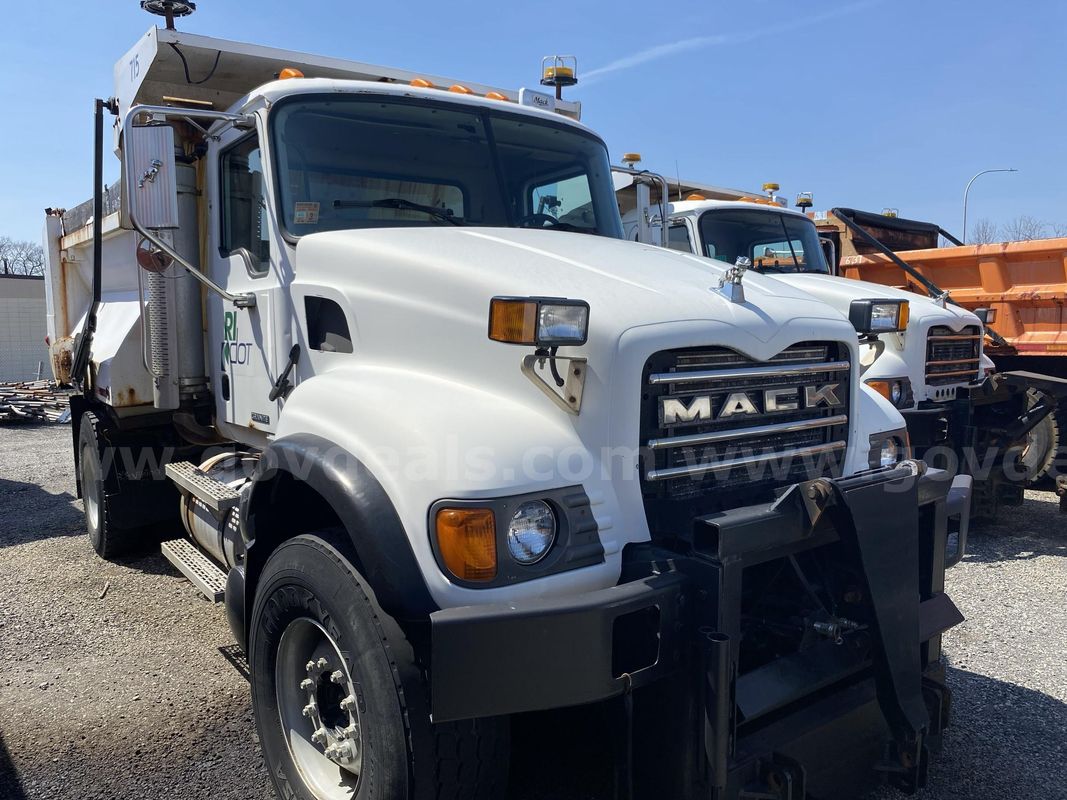 2007 Mack CV712