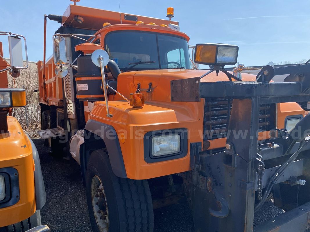 2003 Mack RD688SX