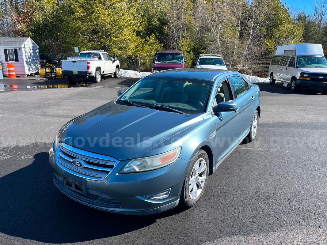 2010 Ford Taurus