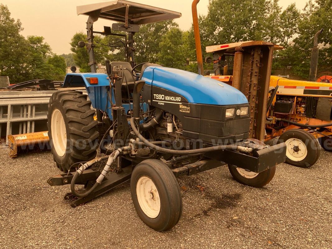 1998 Ford New Holland tractor with brush mower