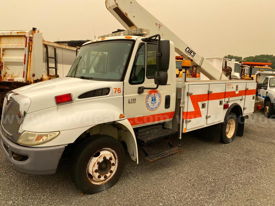 2007 International 4300 bucket truck