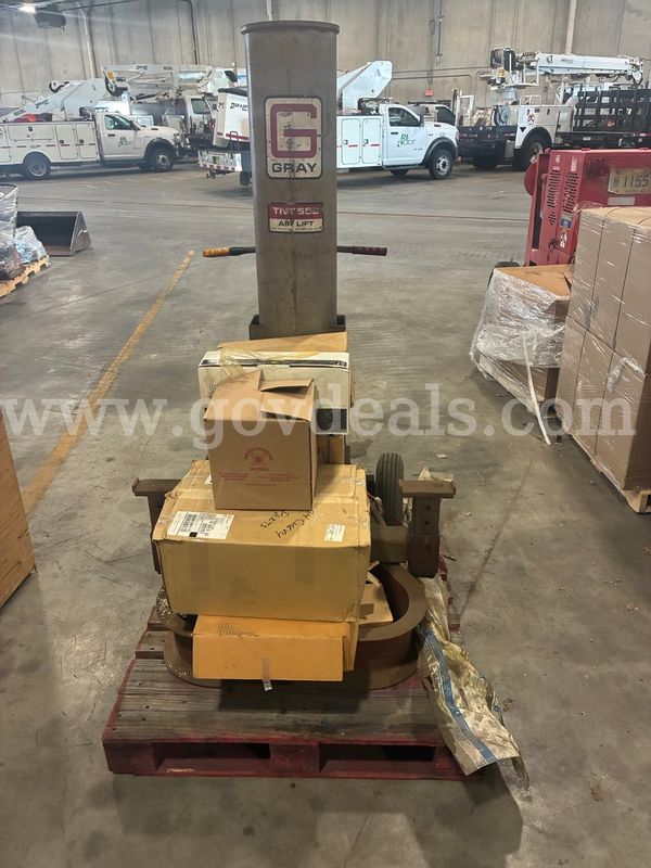 Pallet of a truck bumper jack and assorted truck parts