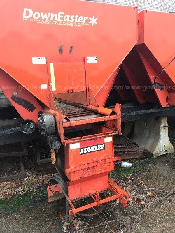 11 Yard Down Easter Hydraulic Salt Spreader - 14’ long