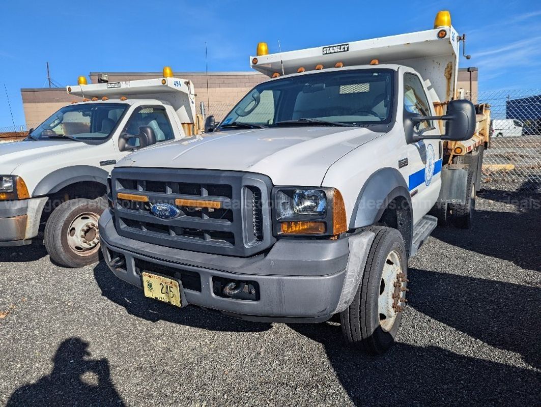 2007 Ford F-550 Regular Cab 2WD DRW
