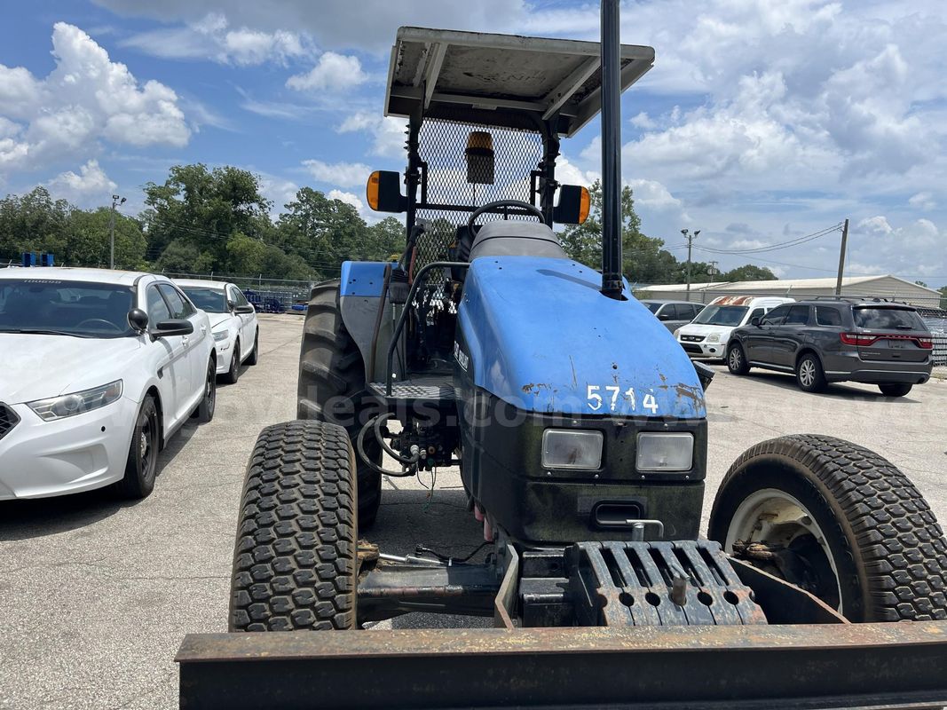 2002 NEW HOLLAND TL80 TRACTOR