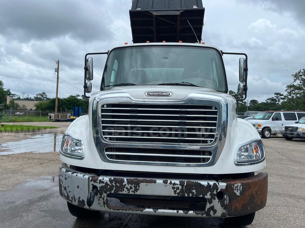 2013 Freightliner M2 112