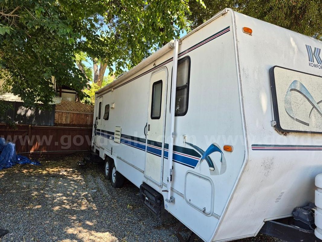 2000 Thor Komfort 27 Trailer