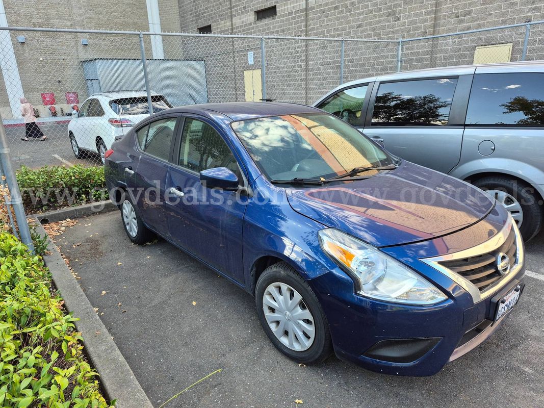 2019 Nissan Versa 1.6 S 5M