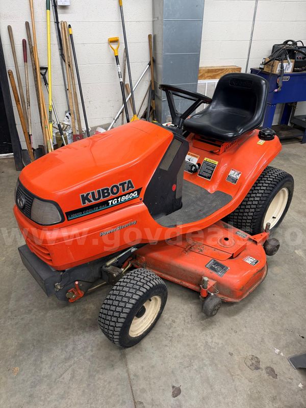 Kubuto Lawn Tractor