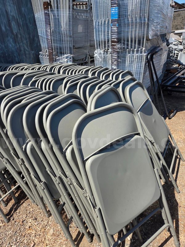 FOLDING METAL CHAIRS (LOT OF 30)
