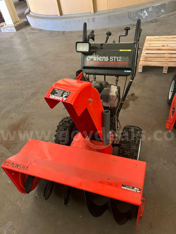 Ariens ST1236 Snow Blower 12HP 4-Cycle Heavy Duty Model 924085
