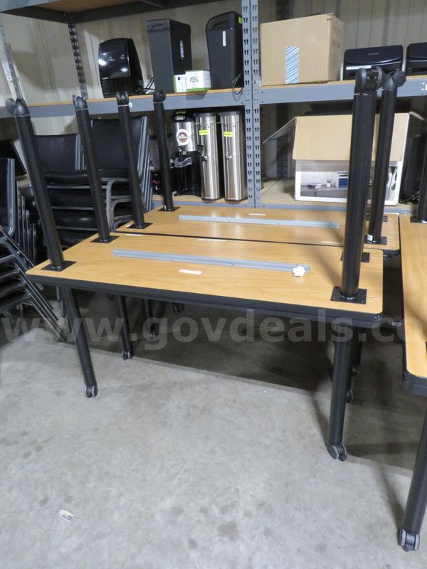 2 Rolling Tables