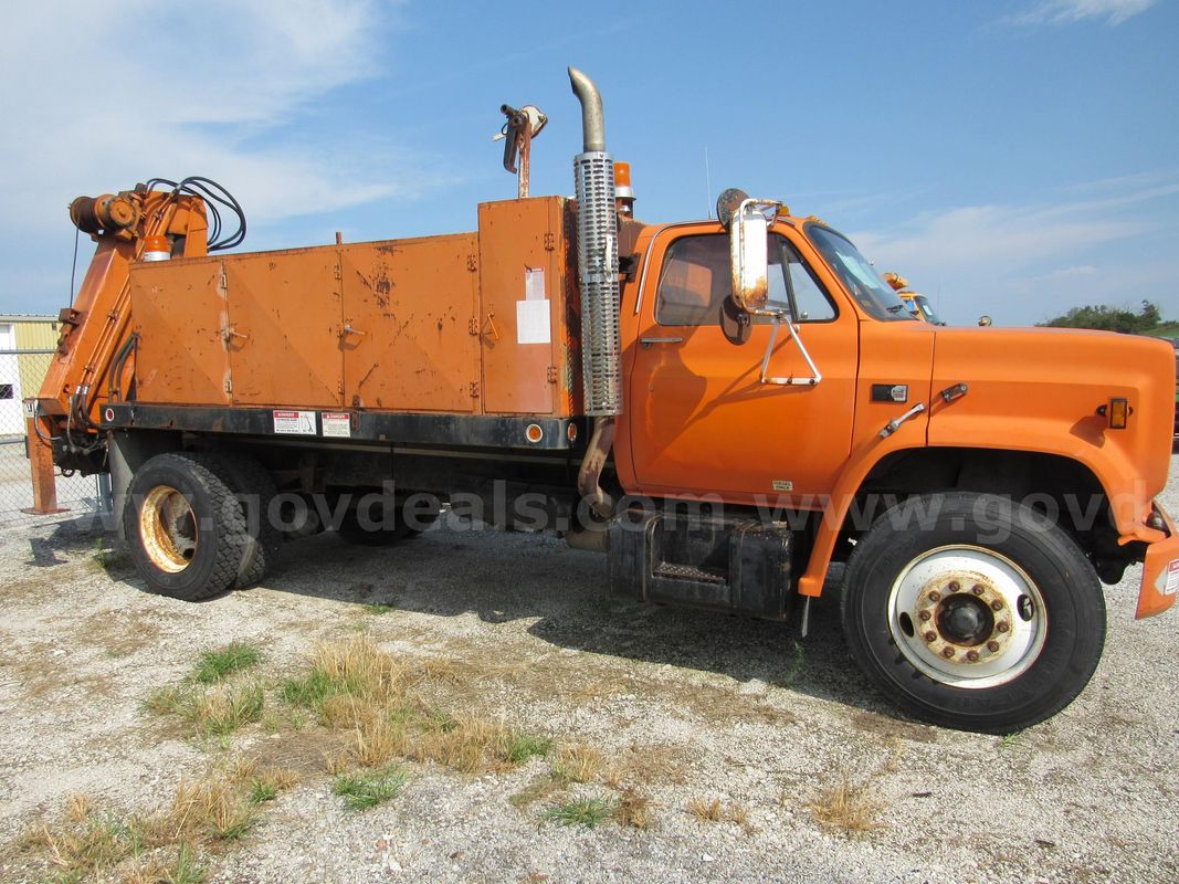 1988 GMC C7D042