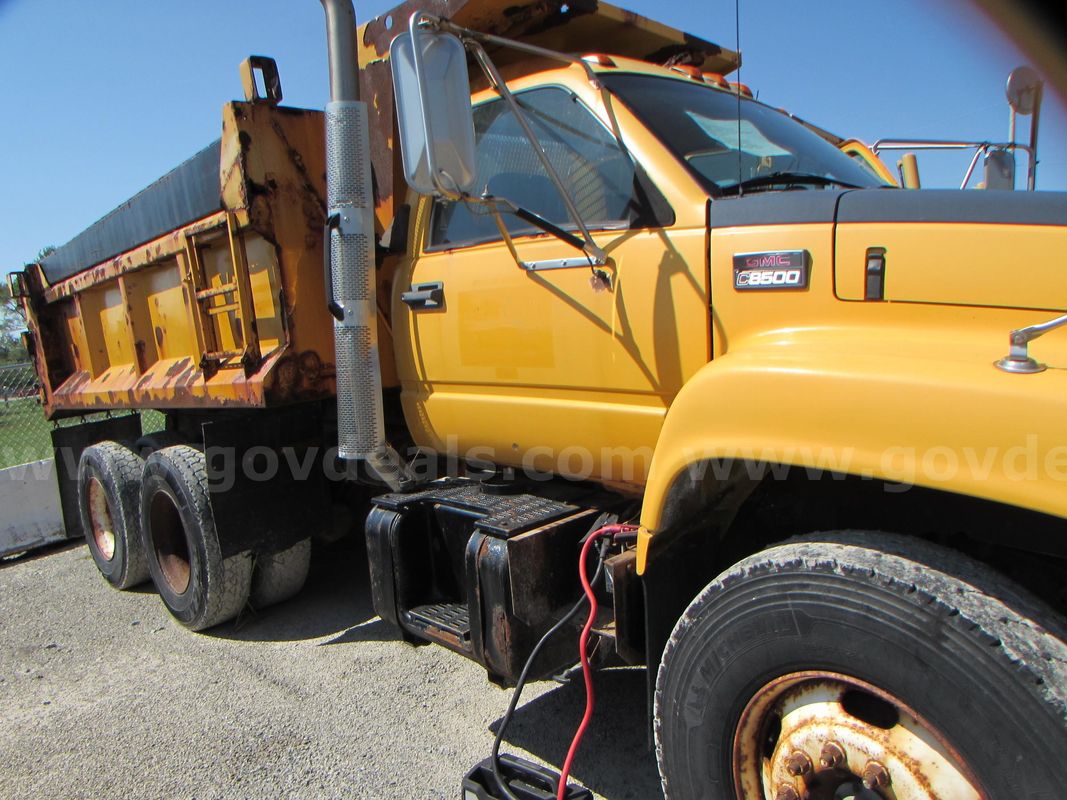 2001 GMC C7H064