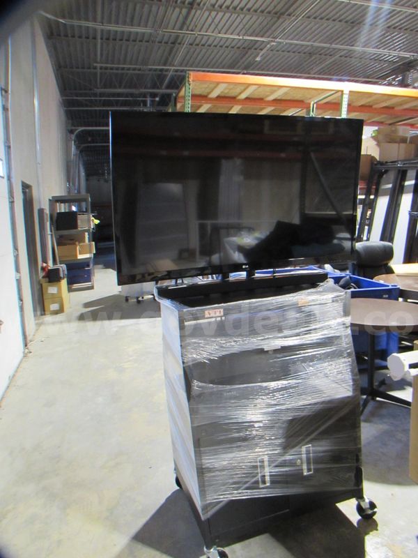 55" Flatscreen TV w/Media Cart