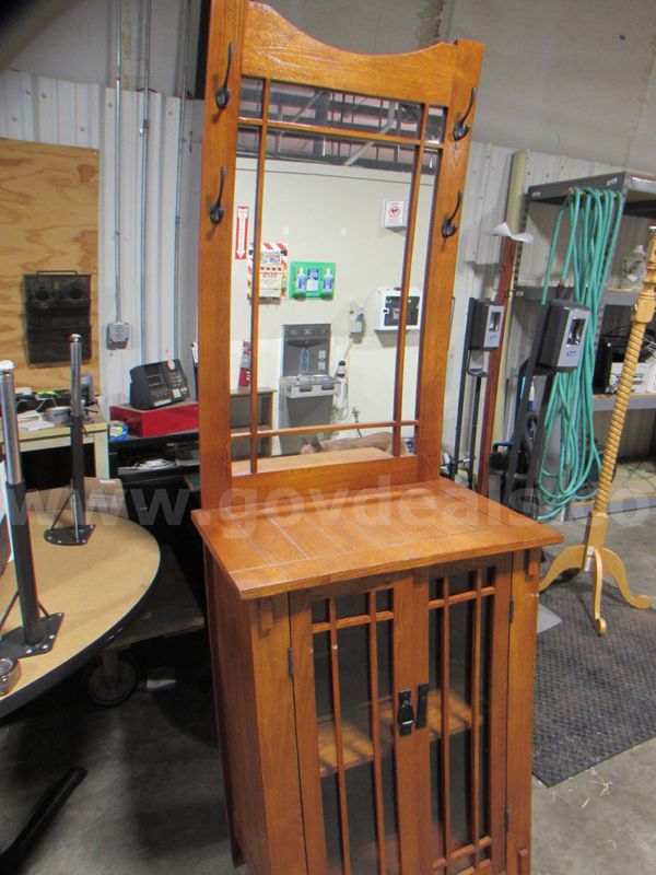 Cabinet w/Mirror