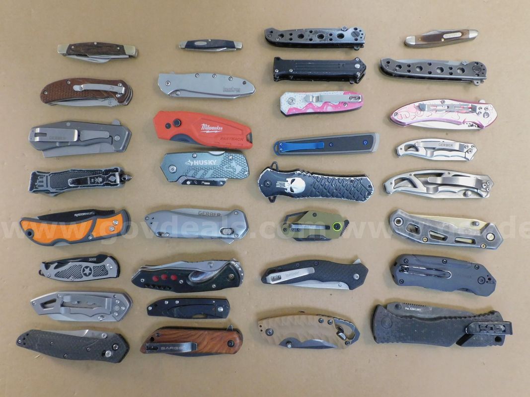 32 Knives (FS)