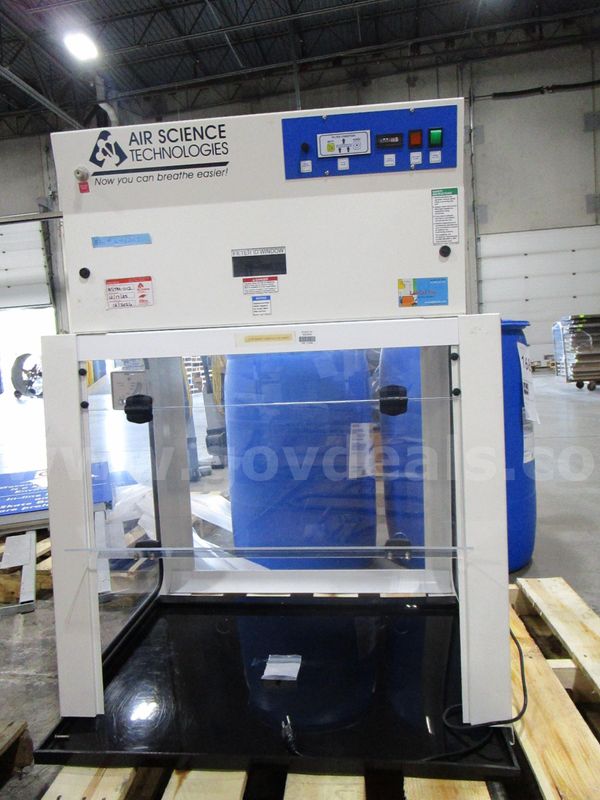 Air Science Fume Hood (C)