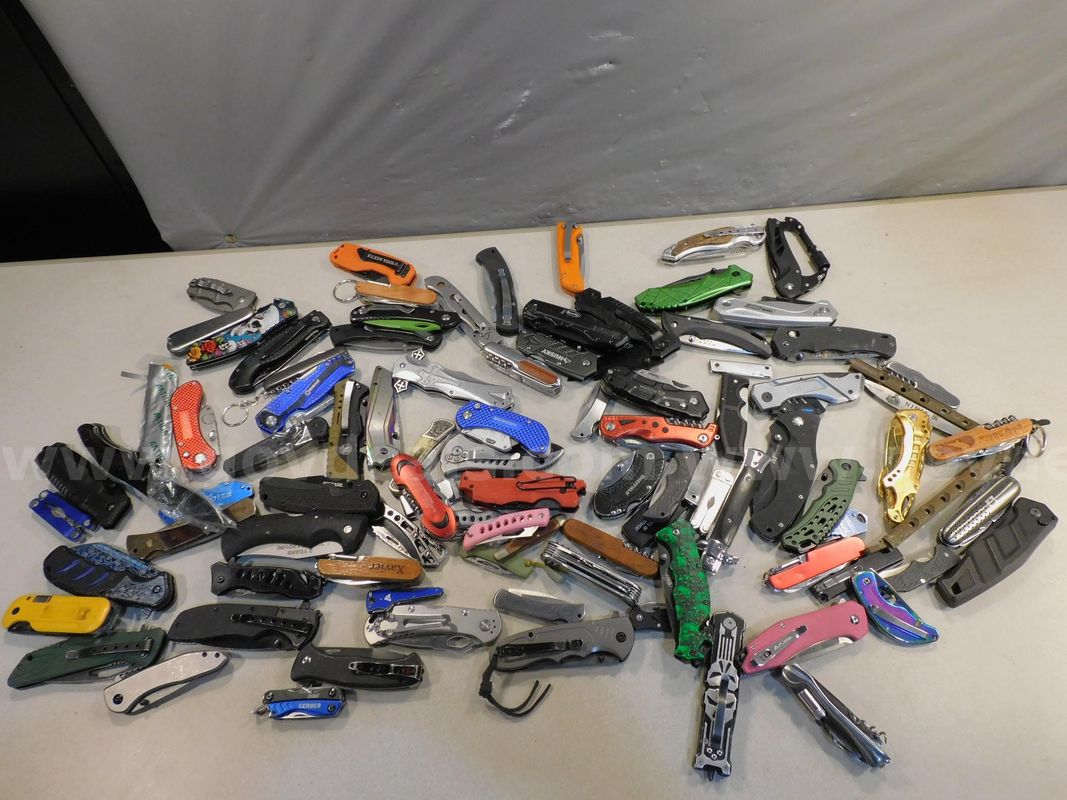 20 lbs Knives & Multi-tools (FS)