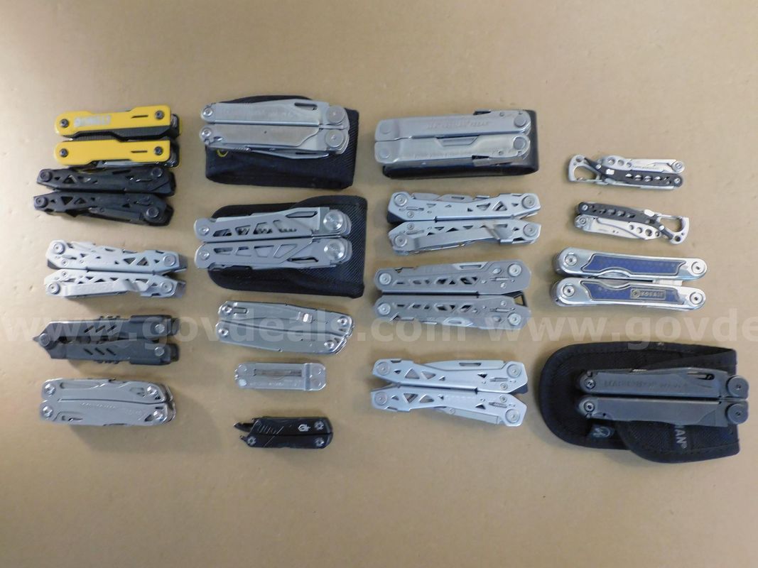 18 Multi-Tools (FS)