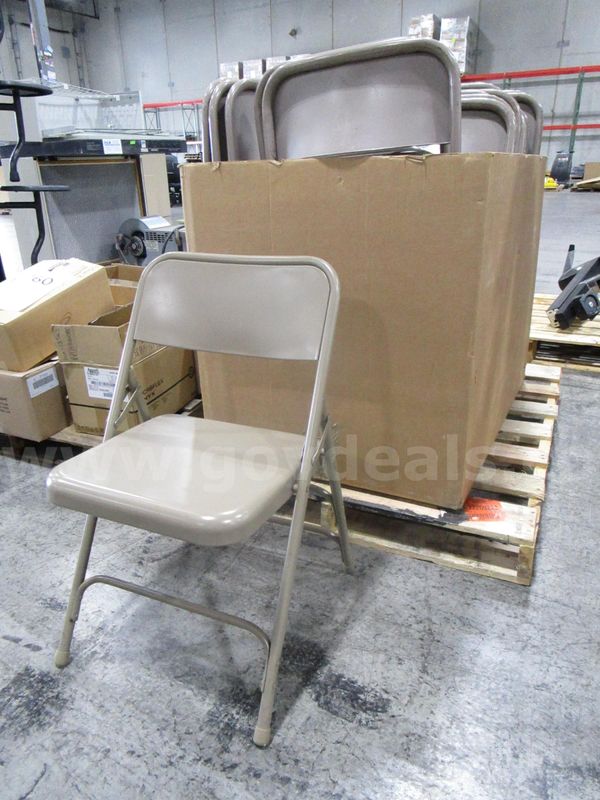 24 Folding Chairs (H)