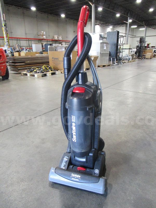 Sanitaire Vacuum (J)