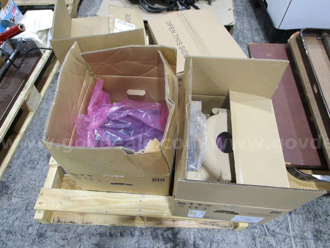 4 Elo TouchSystems Monitors (H)