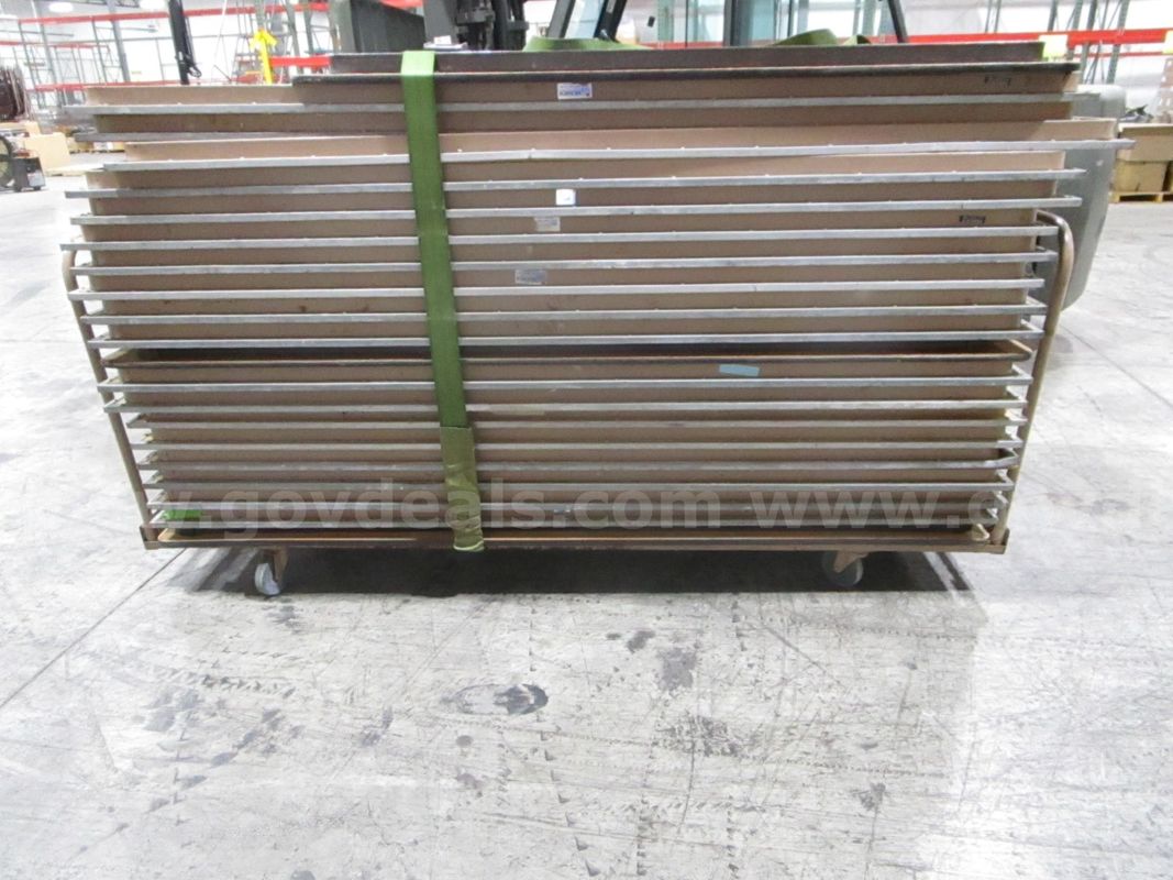 21 Folding Tables on Rack (K)