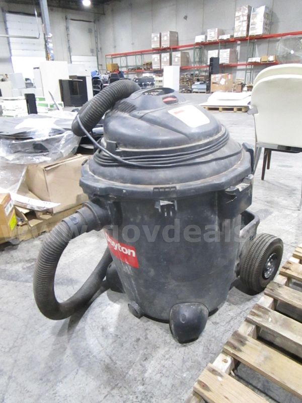 Dayton Wet/Dry Vacuum (H)