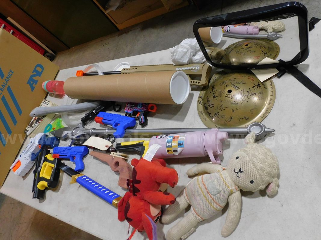 Toys (FS)
