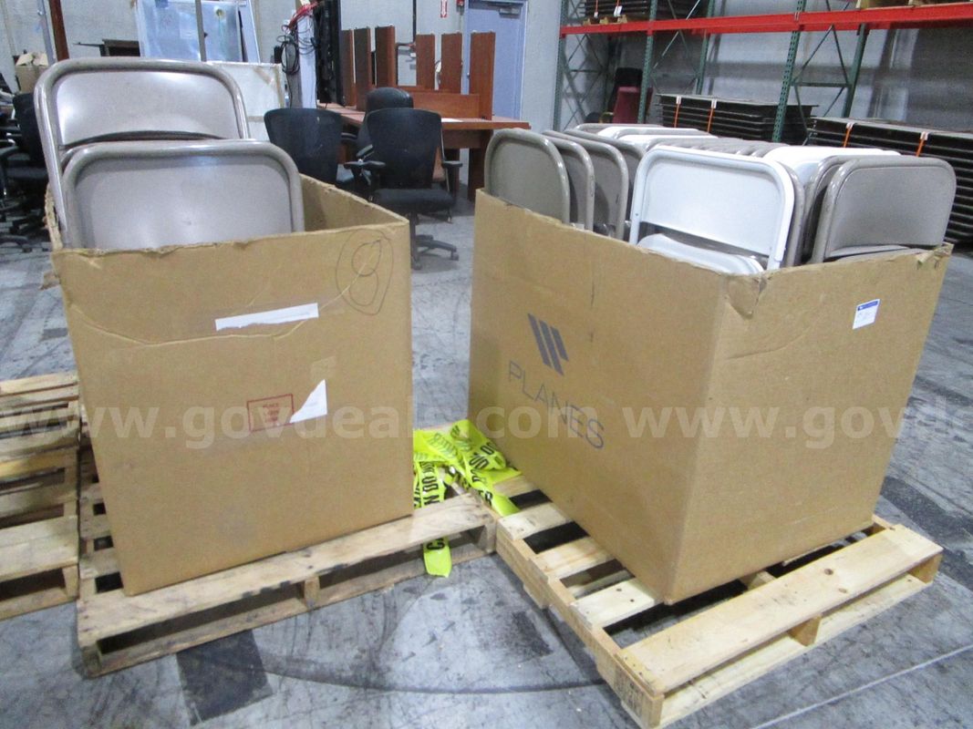 41 Folding Chairs (K)
