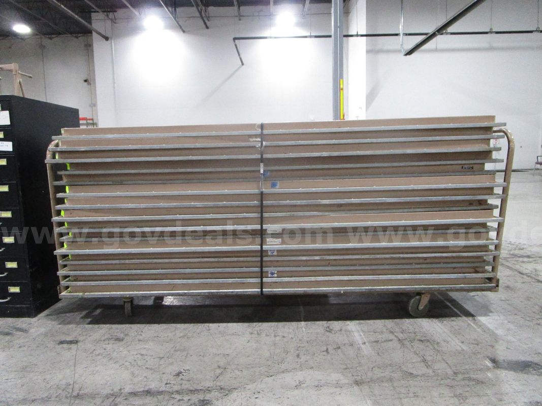 15 Folding Tables (G)