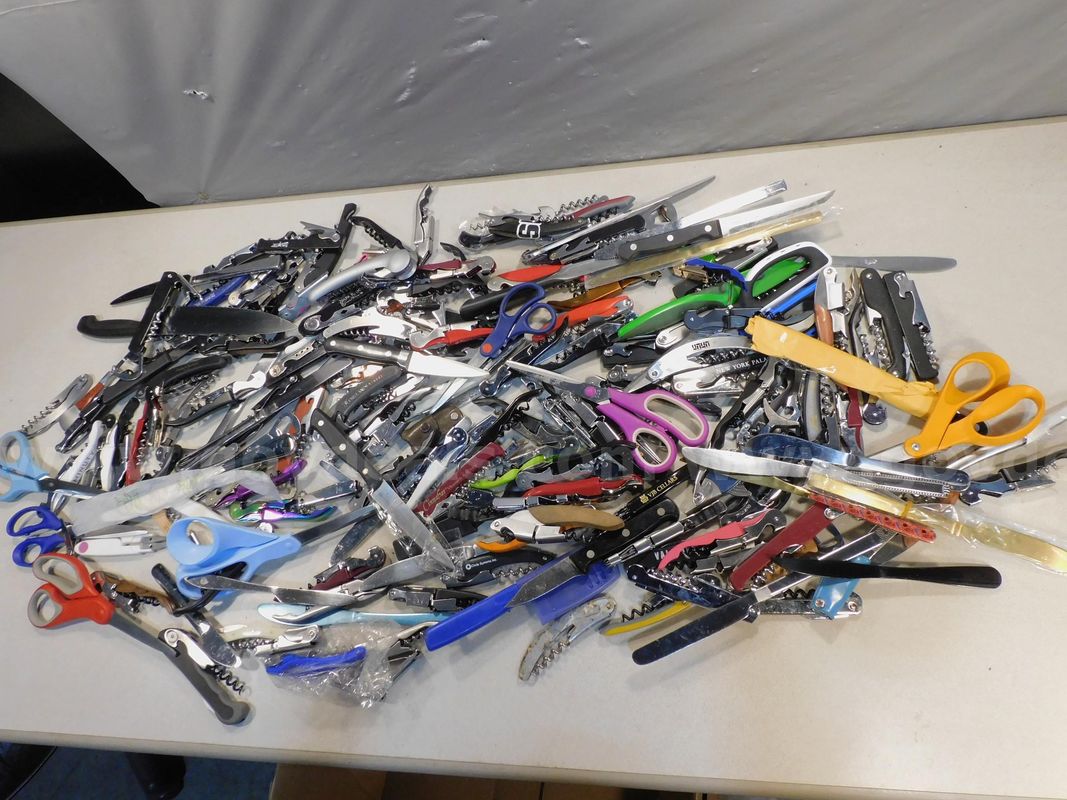 Kitchen Items & Corkscrews (FS)