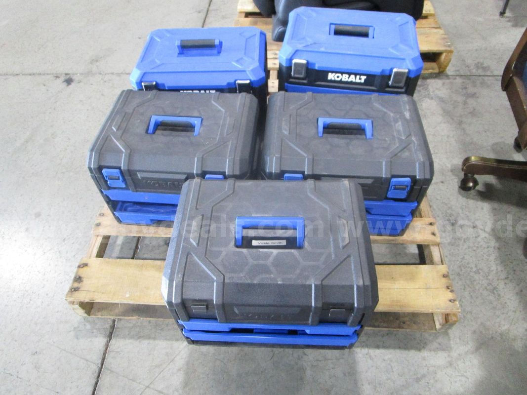 5 Plastic Toolboxes (C)