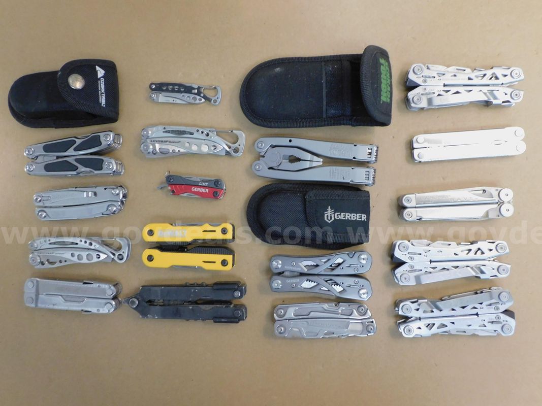 17 Multi-Tools (FS)