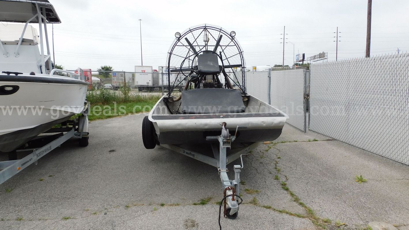1998 Panther Airboat/1999 Amt Trialer