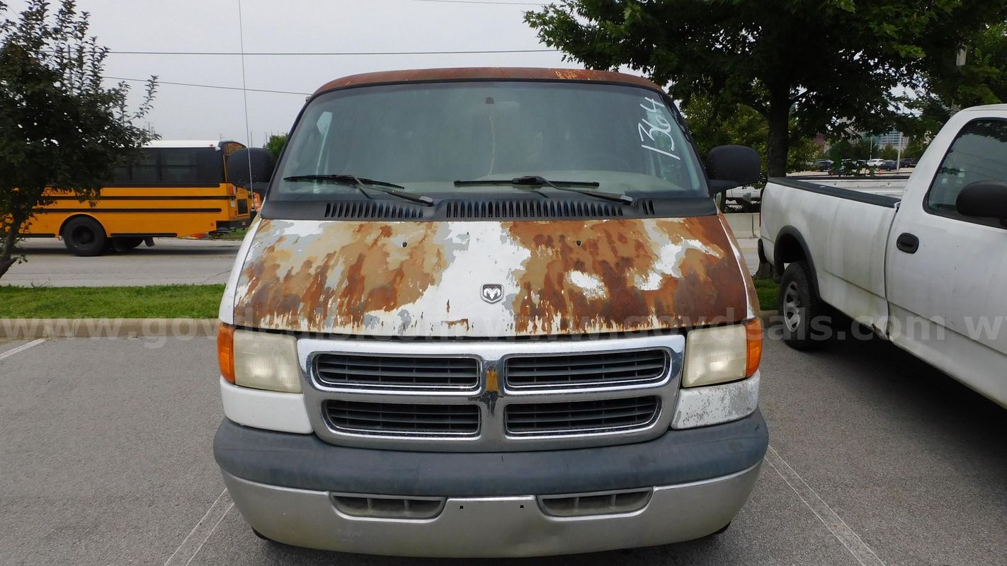 2001 Dodge Ram Wagon